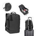 Mochila desenvolvida para cumprir as dimensões exigidas pelas companhias aéreas em poliéster reciclado 600D de alta densidade com acabamento repelente à água 20 L
