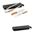 Kit churrasco em estojo de 210D com 3 utensílios em aço inox e madeira de seringueira