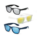 Óculos de sol em PC com lentes espelhadas